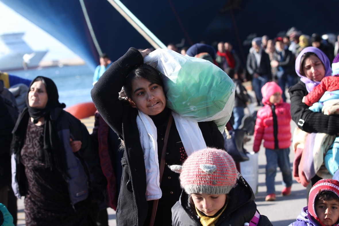 لاجؤون سوريين عام 2015 يبحثون عن الأمن والسلام في أوروبا.