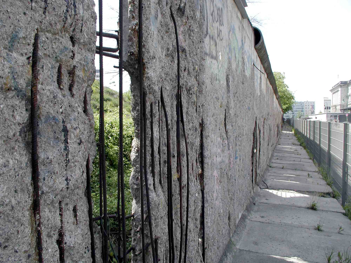 Mauerreste in der Niederkirchner Straße