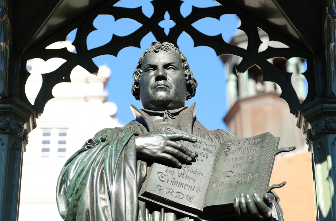 Martin Luther-Denkmal auf dem Marktplatz von Wittenberg.