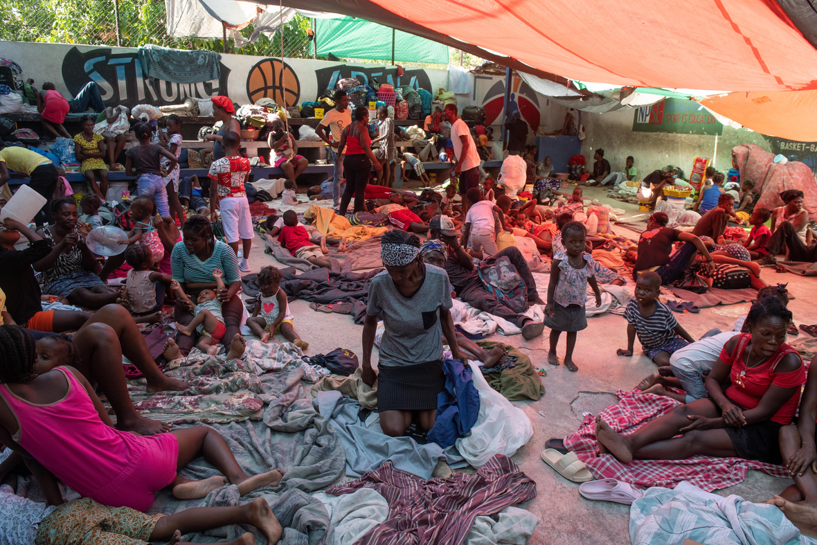 In einer Notunterkunft finden rund 1.200 Mädchen und Frauen Schutz vor der Bandengewalt von Port-au-Prince.