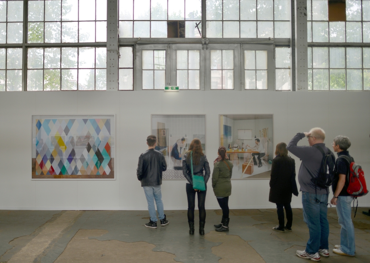 Künstlerinnen und Künstler präsentieren sich bei der Leipziger Jahresausstellung 2014