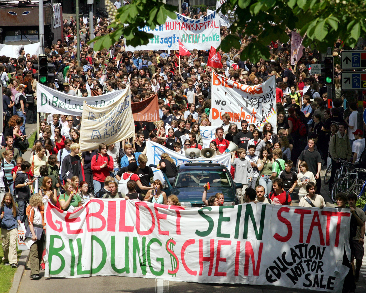 Großer Demonstrationszug.