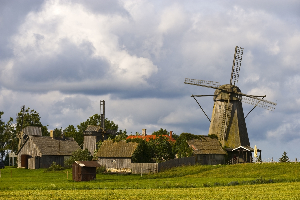 Windmühle auf der Insel Saaremaa, Estland