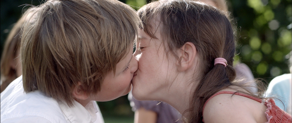 Szenenbild: Anne und Philipp küssen sich