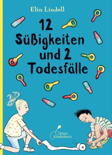 Ein Mädchen und ein Junge rollen Klopapier auf dem Boden aus. In der Luft fliegen verschiedene kleine Süßigkeiten.