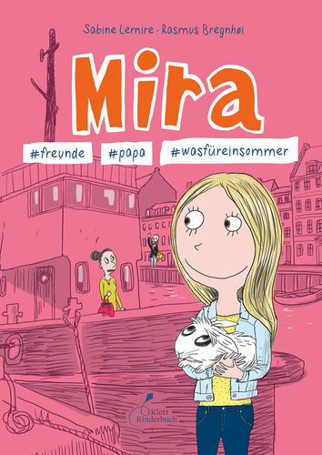 Mira - #freunde #papa #was für ein Sommer. Man sieht Mira im Vordergrund, sie hält einen weißen Hasen auf dem Arm. 