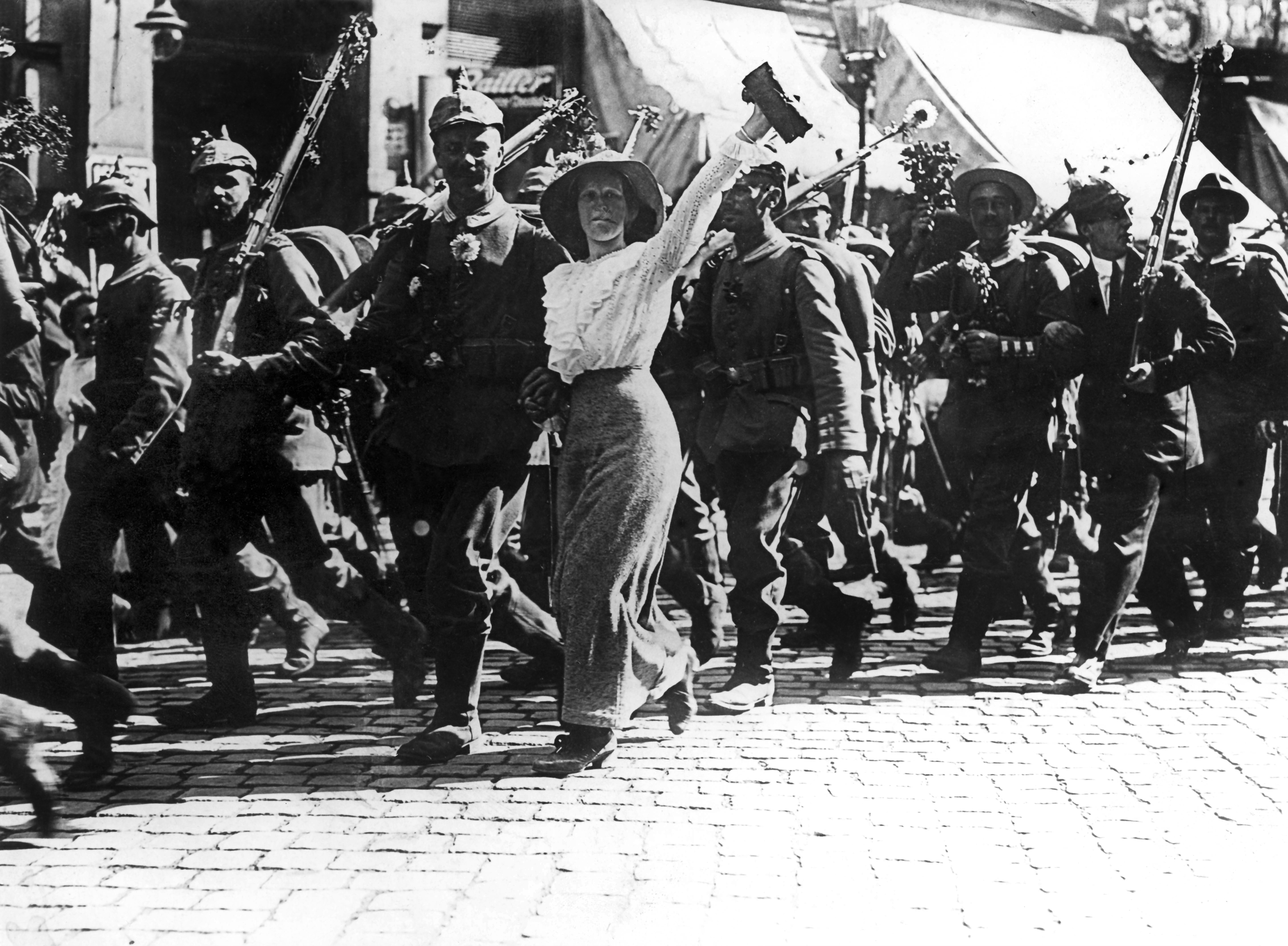 Годы первой мир мировой войны. Немецкие солдаты покидают Гарнизон, 1914 год.. Германия 1914. Германия 1914 год.